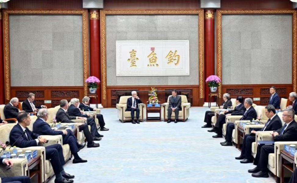 何立峰会见清华大学经济管理学院顾问委员会委员代表