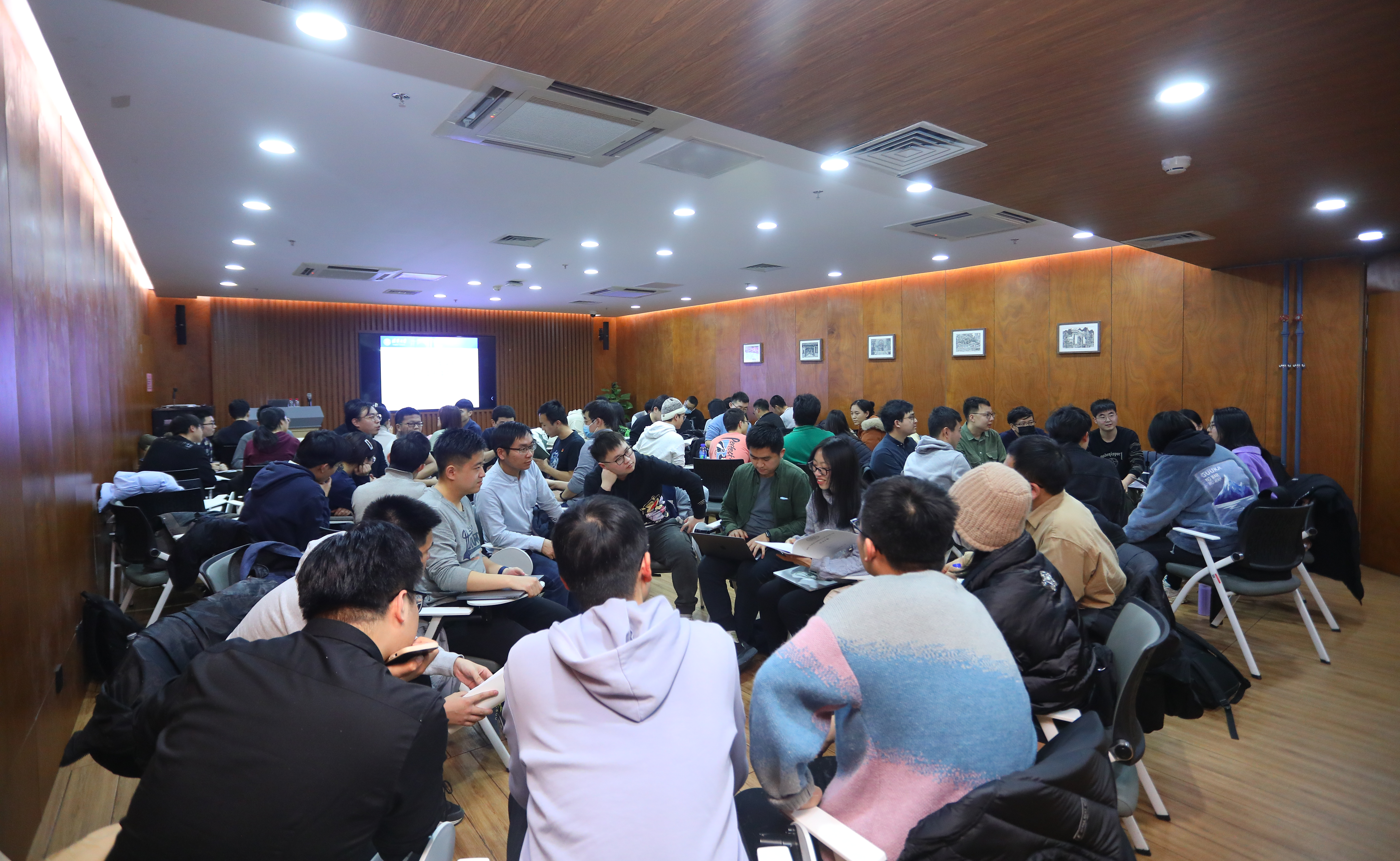 研工部举办2021年秋季学期研究生党支书读书班