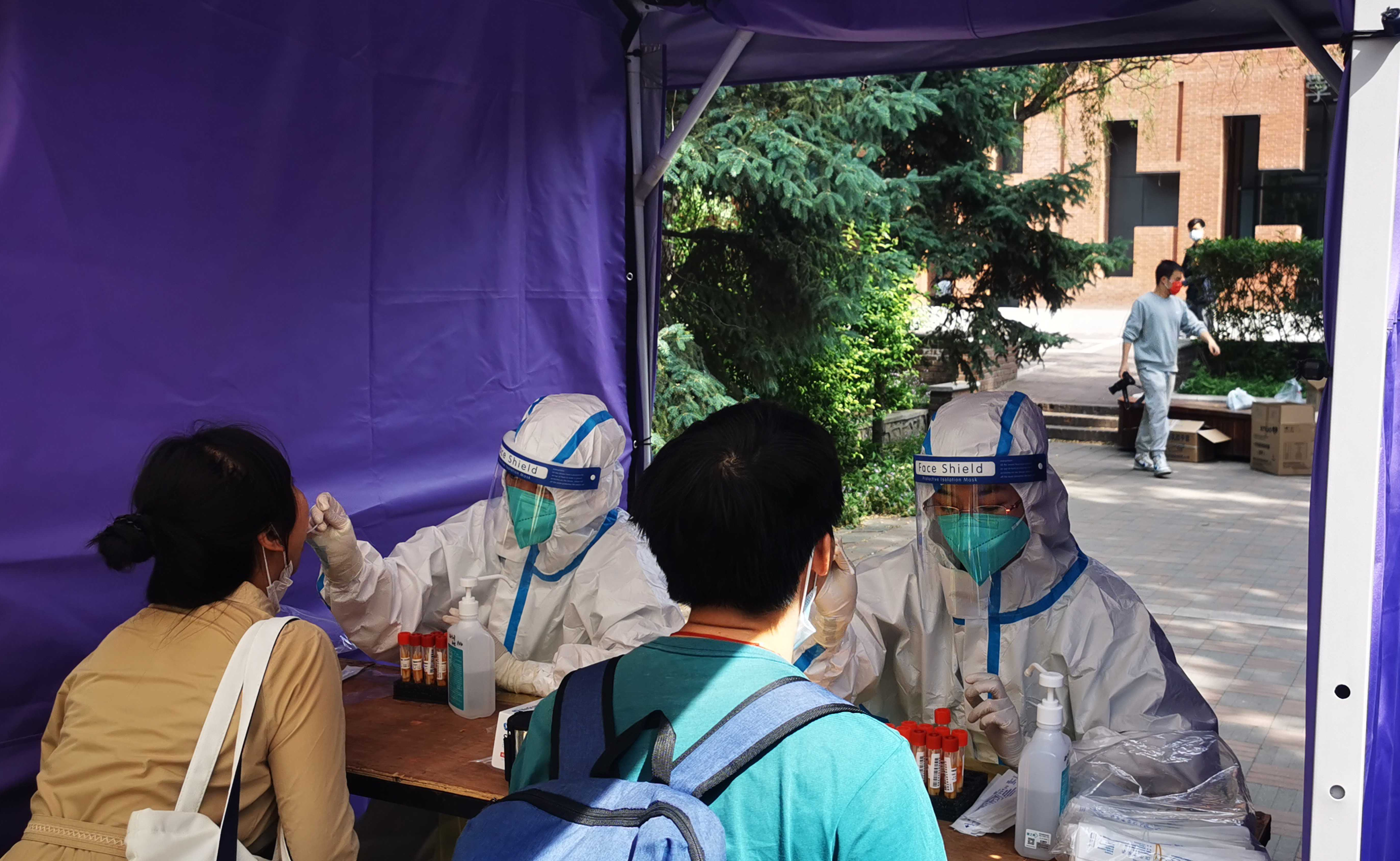 “疫”路艰险 “医”往无前——清华校医院积极投身抗疫一线