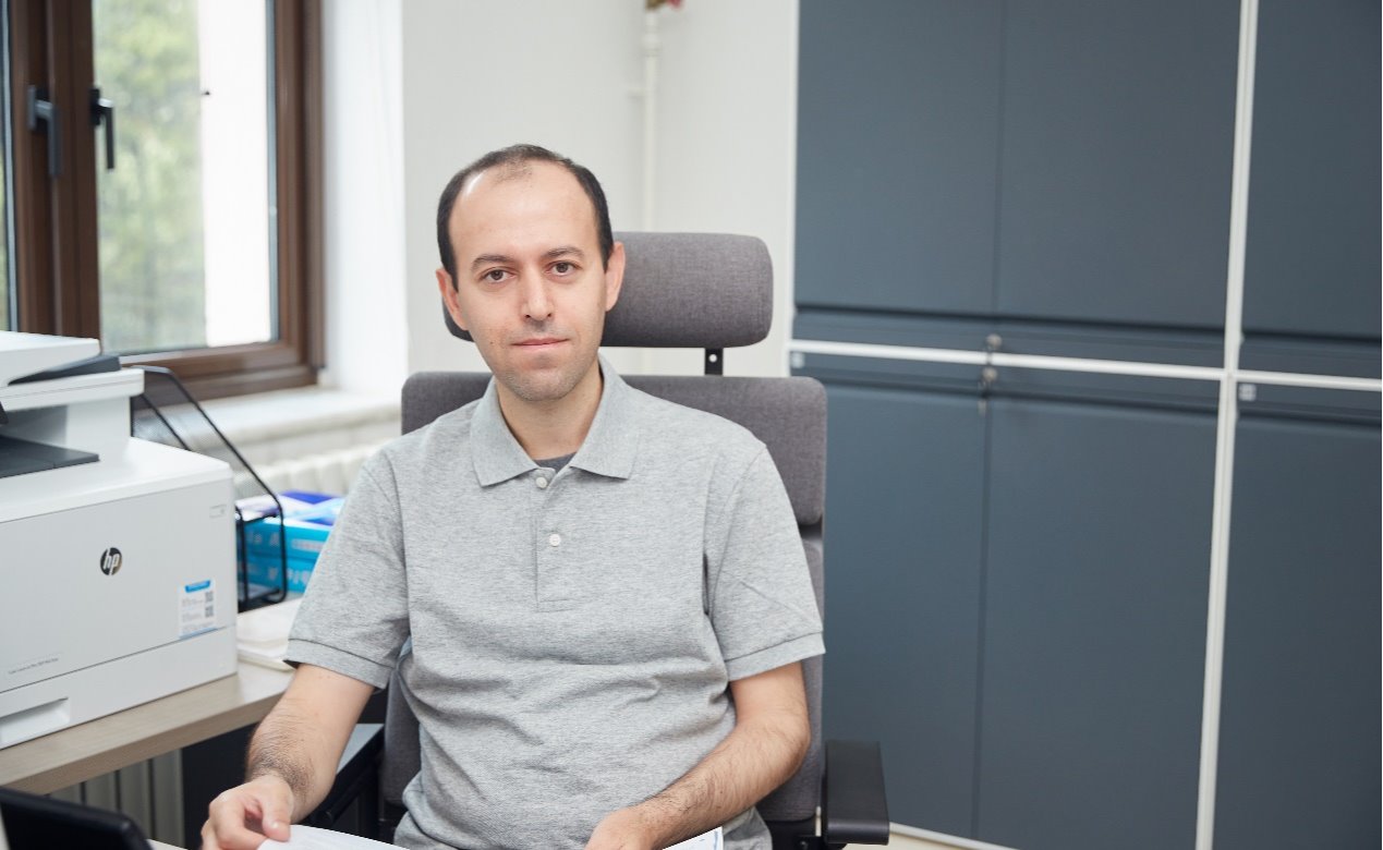 对话考切尔·比尔卡尔教授：贫瘠的土壤里也能开出美丽的花