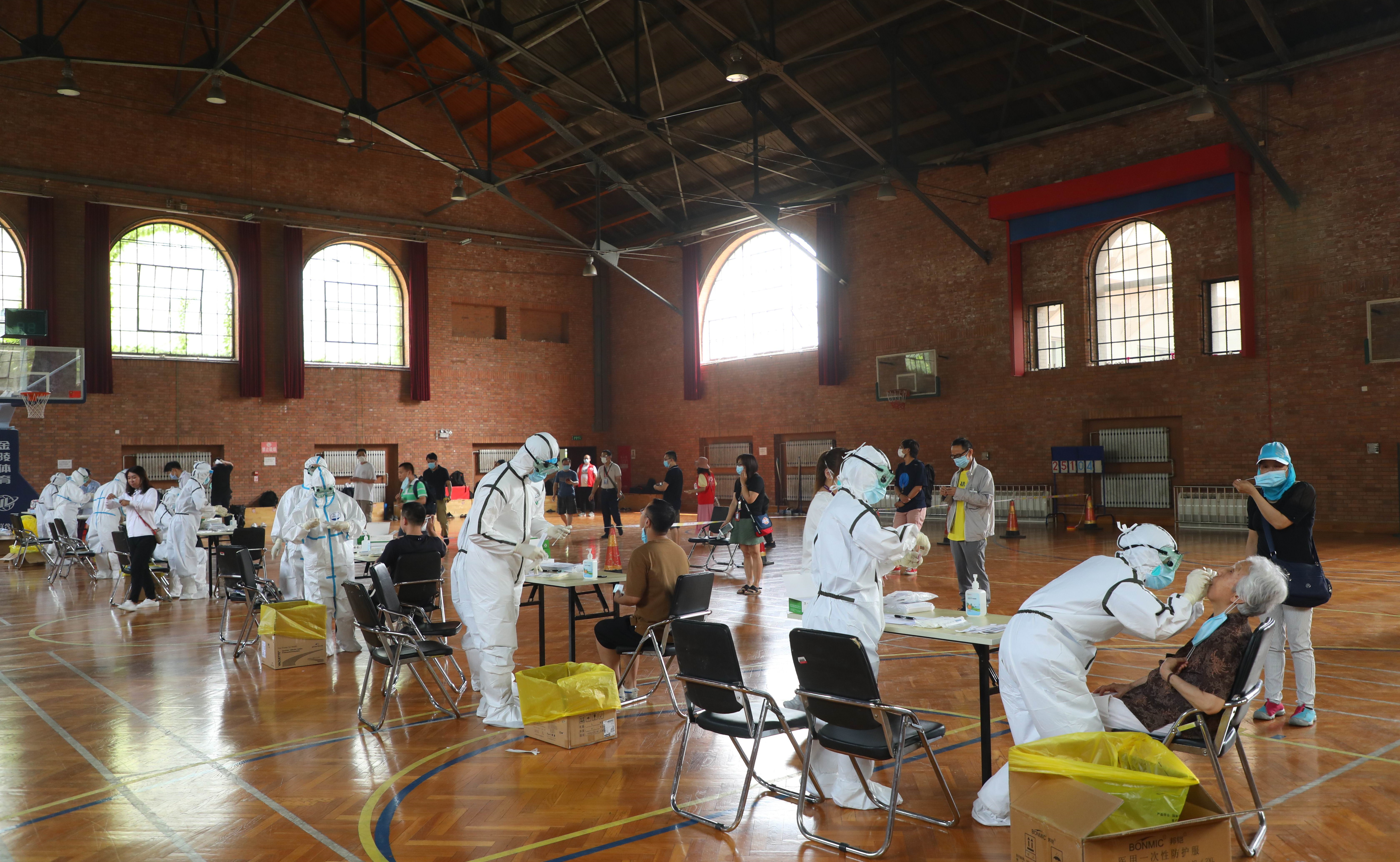 清华大学面向全体在京教职工以及进入校园人员开展集中核酸检测