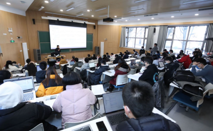 清华大学冬奥会贵宾助理志愿者培训会顺利举办