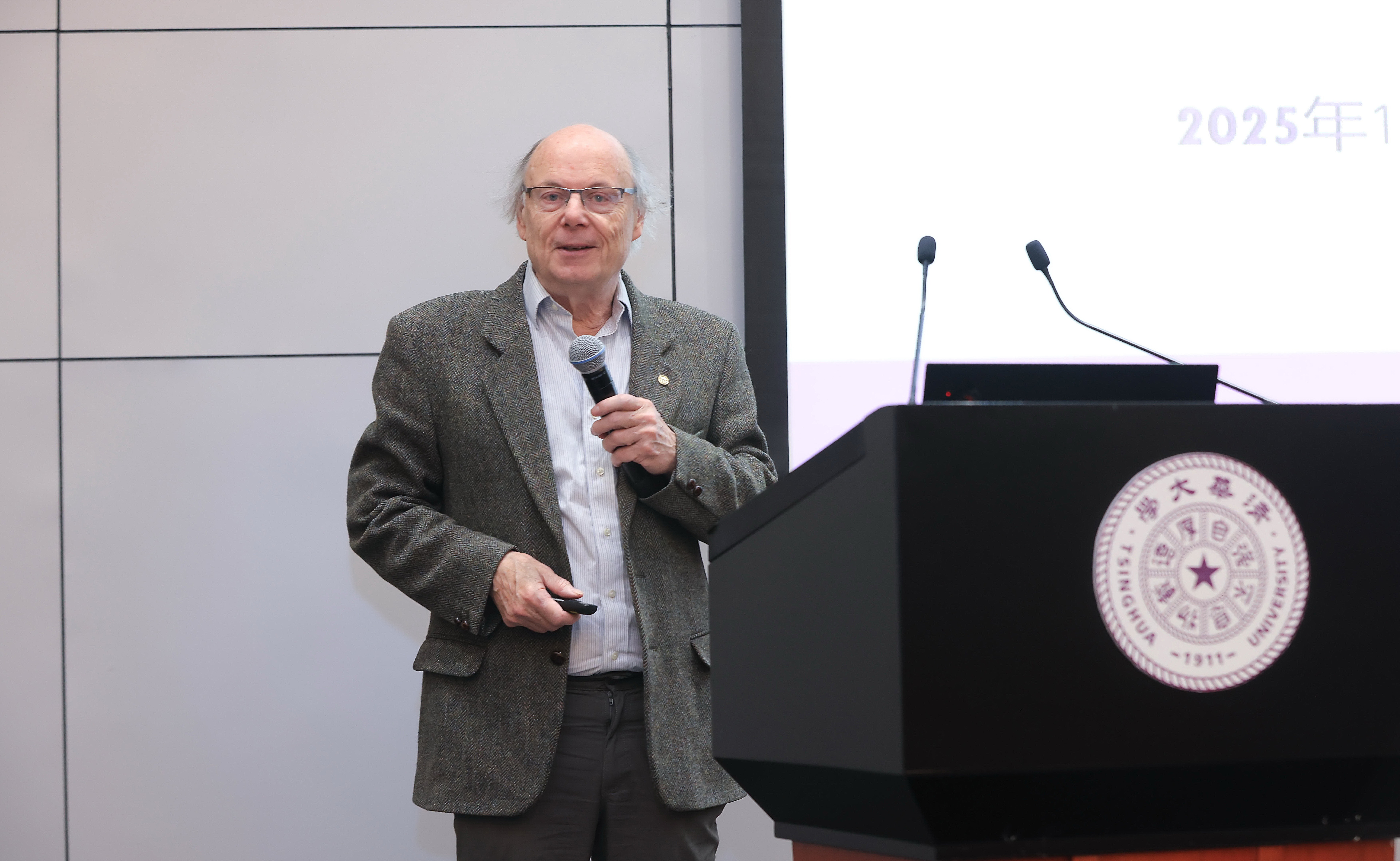 C++编程语言创始人本贾尼·斯特劳斯特卢普做客清华软件论坛 阐释“现代C++的跨世纪演进”