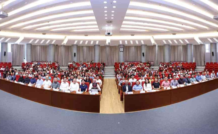 安东尼·海曼做客清华海外名师讲堂 阐释“生物大分子凝聚体及其对细胞生理和病理的影响”