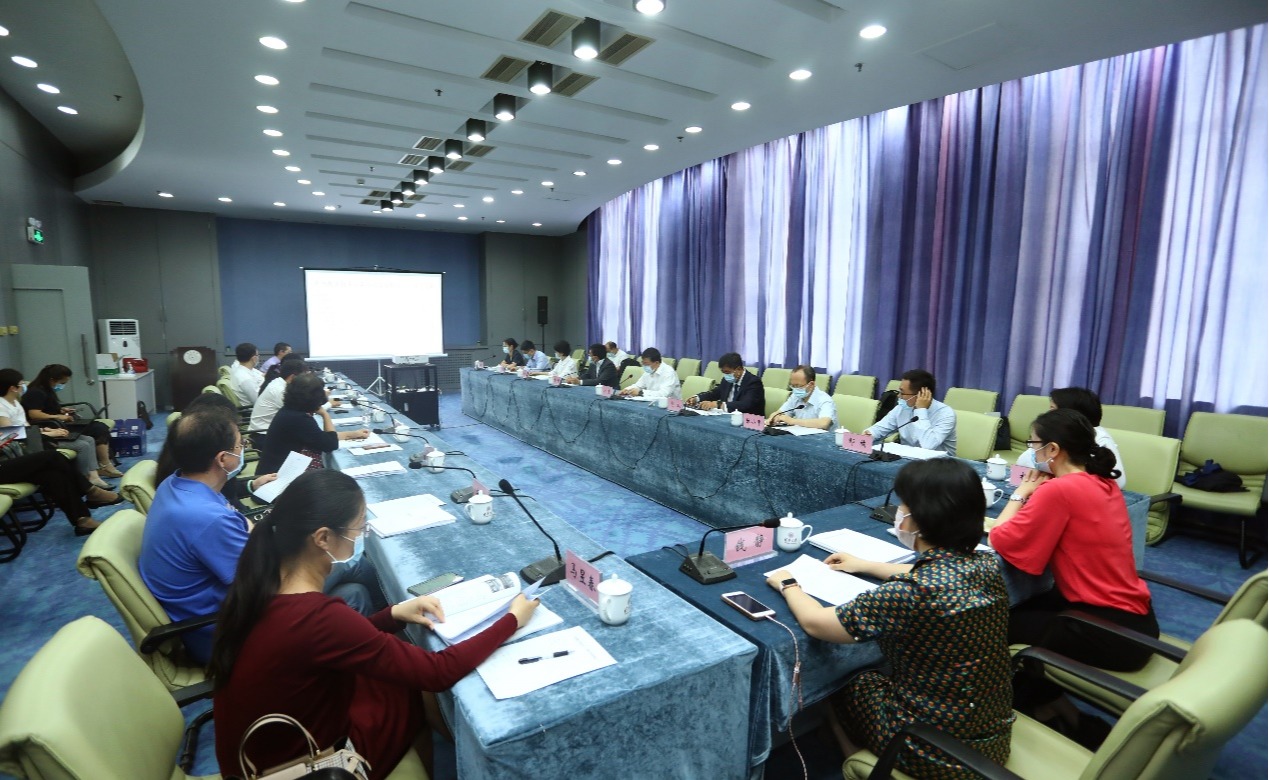 清华大学举行在线教学专家组、工作组代表座谈会