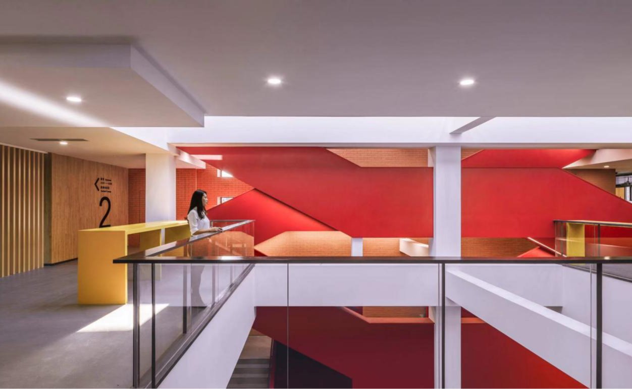 清华大学第四教学楼室内设计荣获2020美国IDA国际设计奖金奖