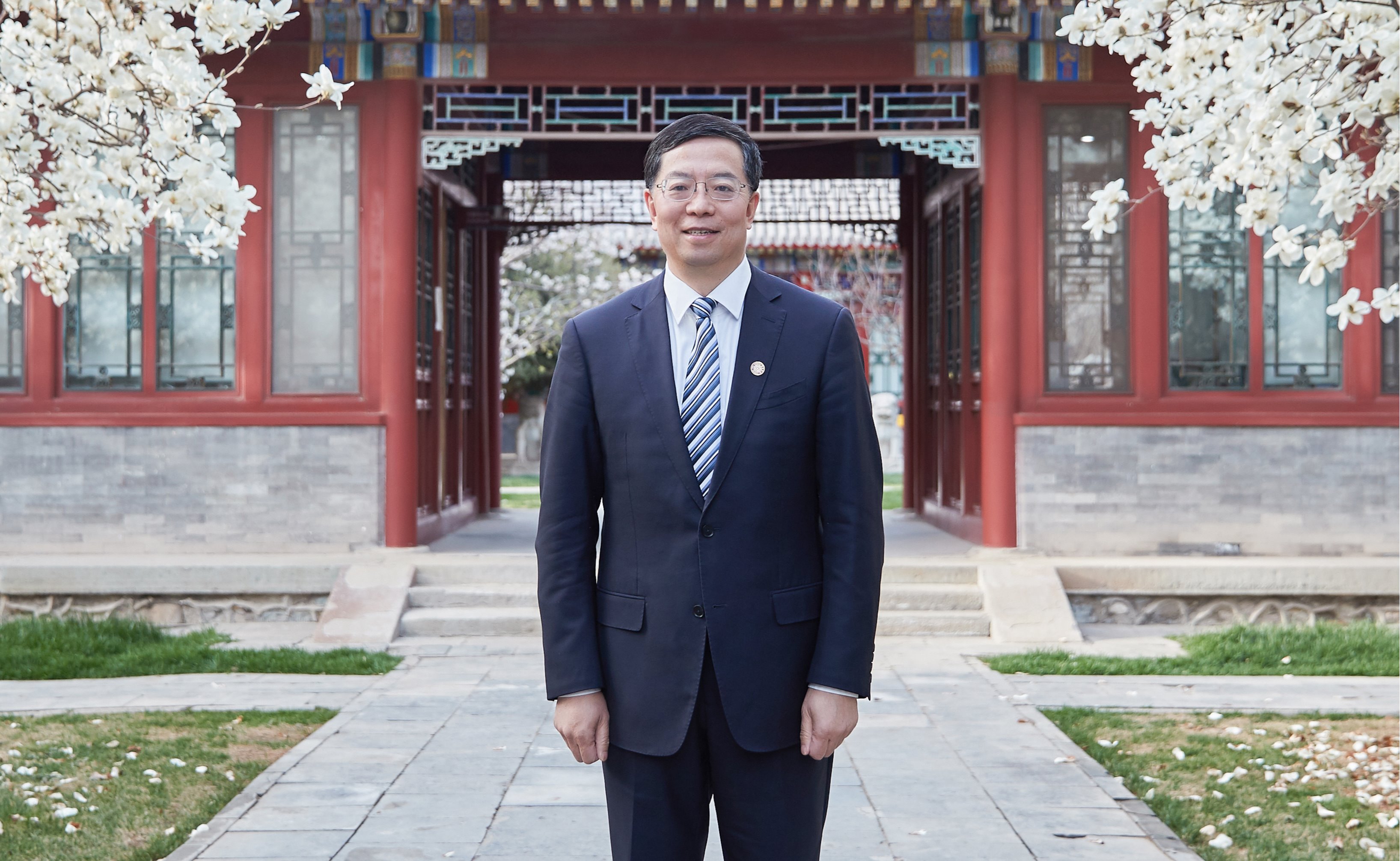 邱勇校长：自信从容的清华让你体悟大学之大 | 致2021年高考考生的邀请信