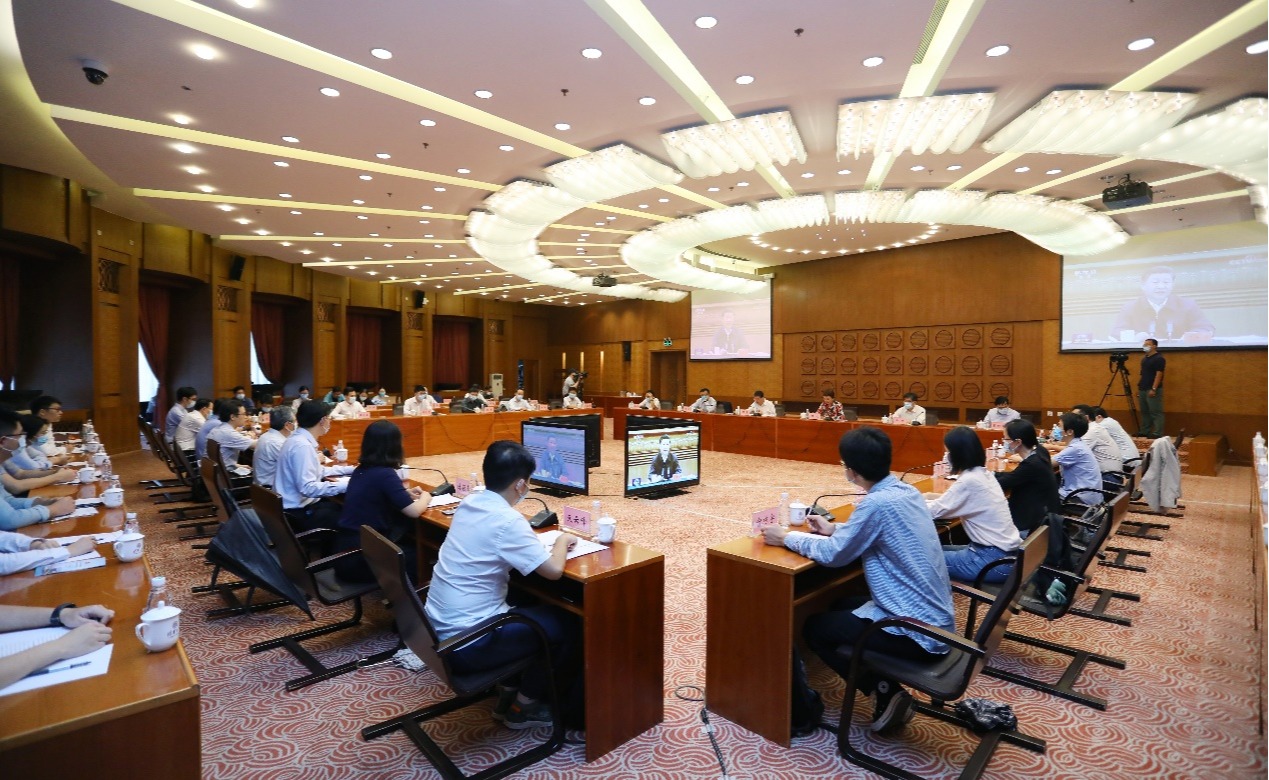 清华大学传达学习科学家座谈会精神