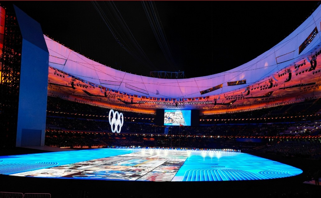 参与致敬人民的清华学子：一步跨82厘米，表演“走路”不容易