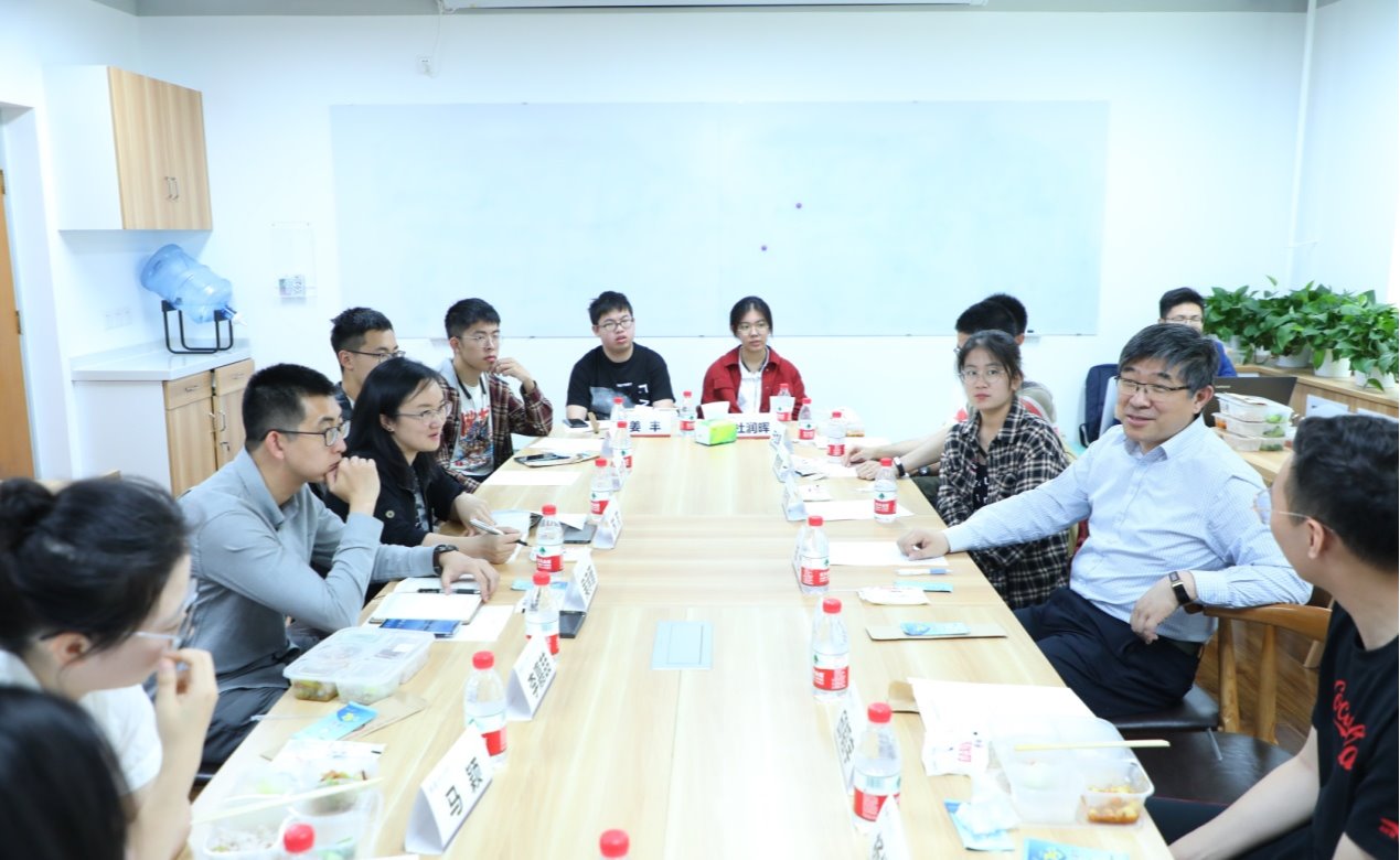 郑力与强基计划书院学生开展交流座谈