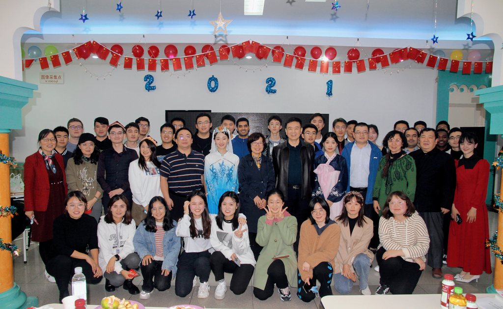 清华大学举行2021年少数民族迎新晚会