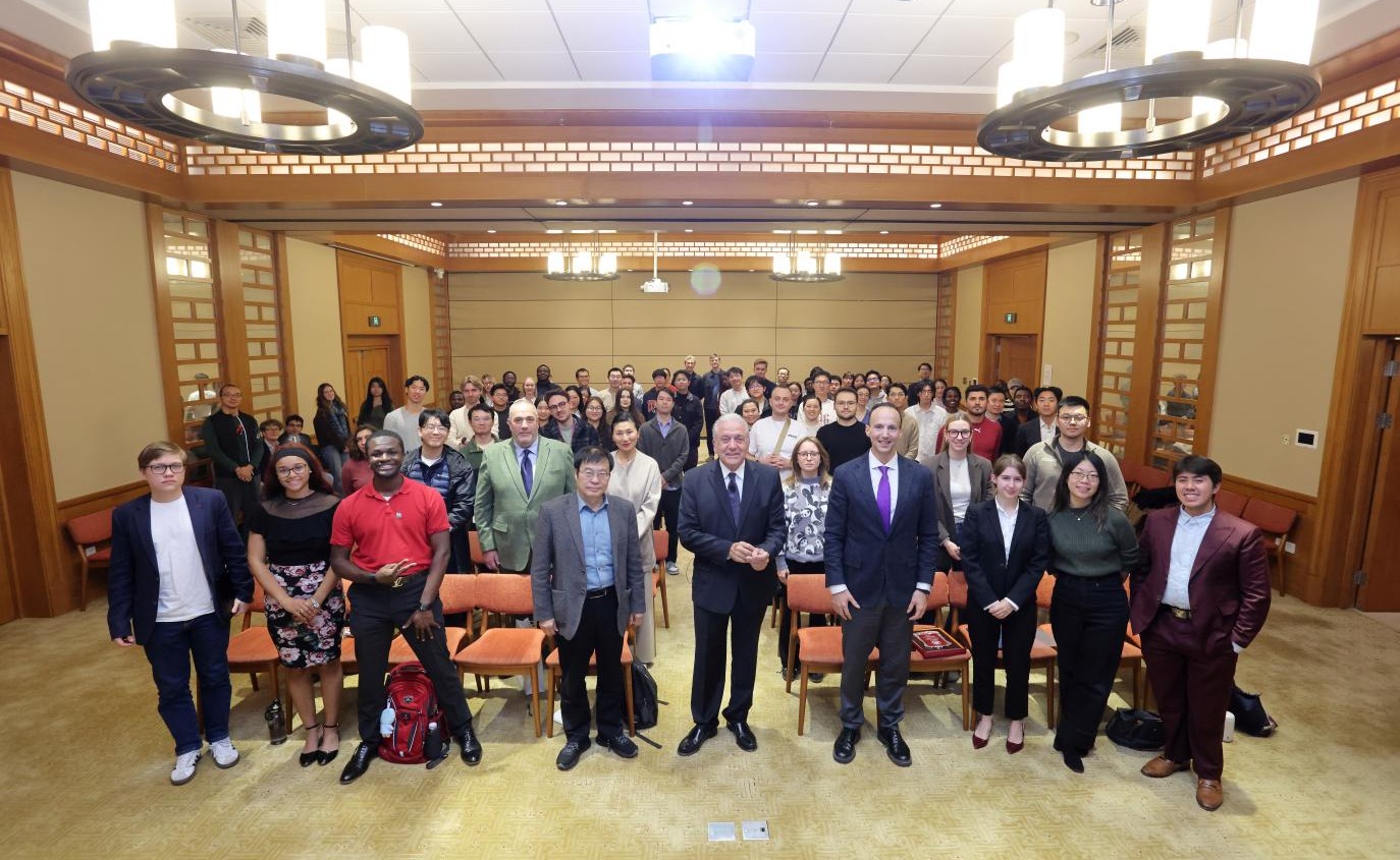 希腊议会议员季米特里斯·阿夫拉莫普洛斯做客清华海外名师讲堂 阐释欧洲领导力与全球秩序的未来