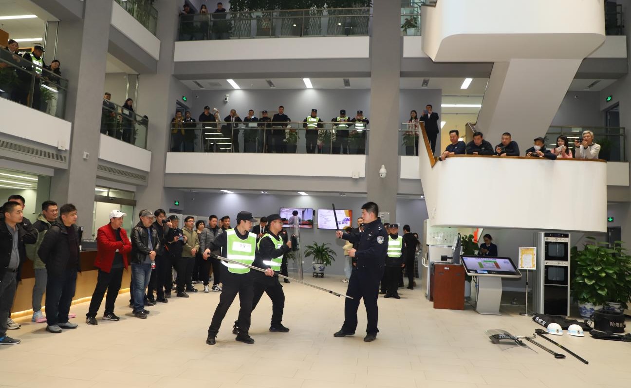保卫处联合公安机关开展反恐防暴培训演练