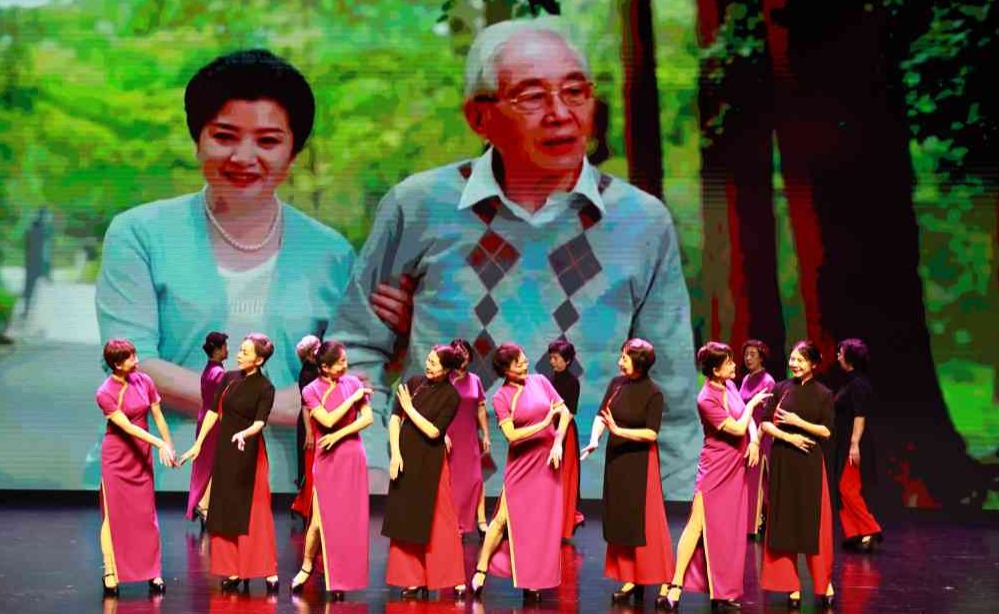 2025年清华大学离退休教职工文艺汇演举行