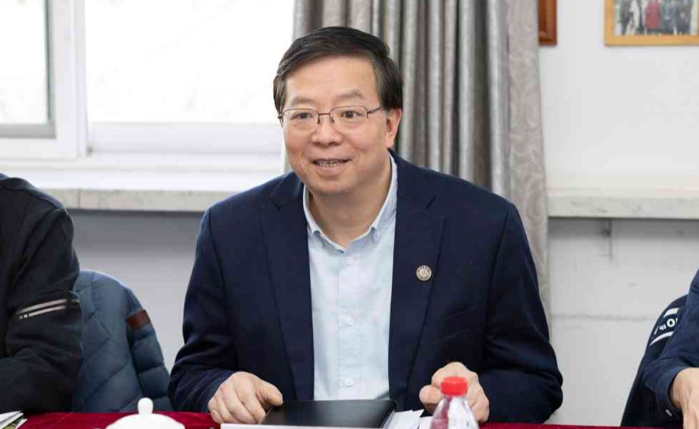 校党委书记邱勇调研教育研究院强调 深化改革 创新引领 服务教育强国建设