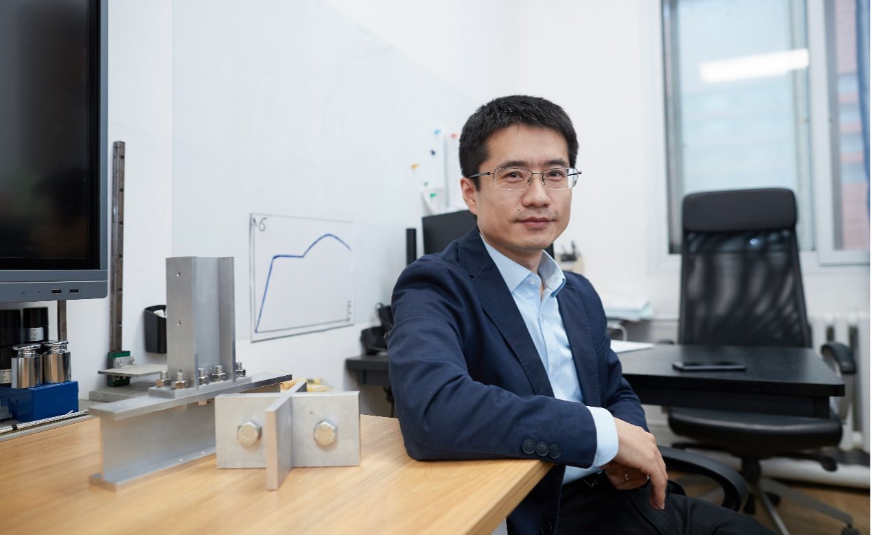 班慧勇：以赛促教，焕发清华之“格”