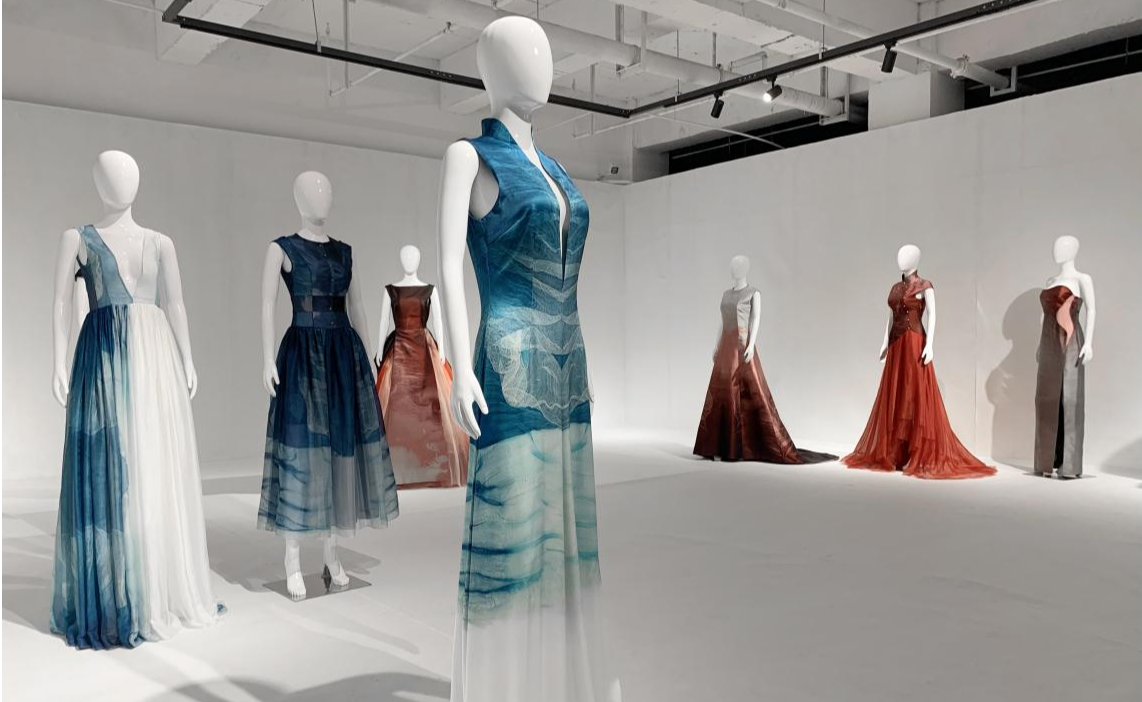 “锦瑟华年——李薇宋锦服装艺术展”亮相黄河非遗国际创意周